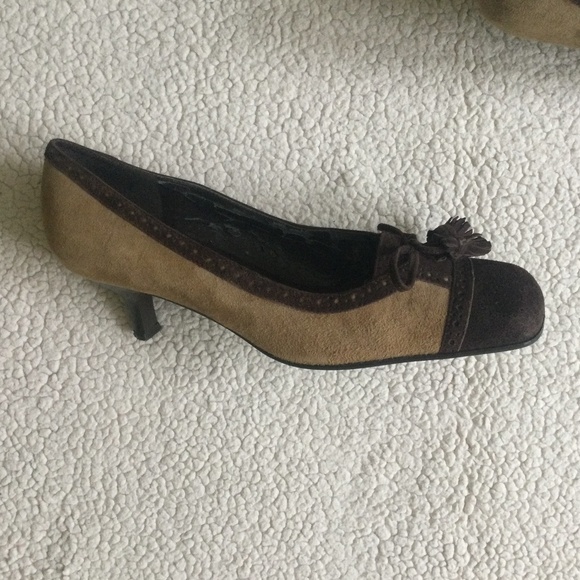 Aerosoles Brown Suede Two Tone pumps 2” Heel Suit N Tie Square Toe - size 7.5 M - Picture 4 of 16